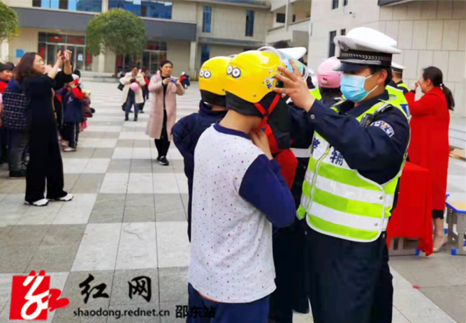 交警2.png