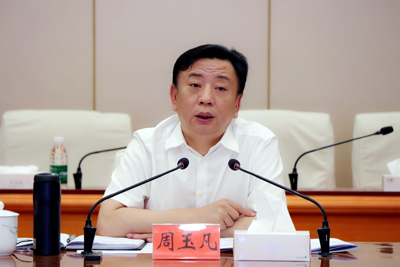 869668539111593599_hongw.jpg