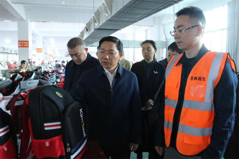 李国军调研校园安全、产业发展等工作(图2)