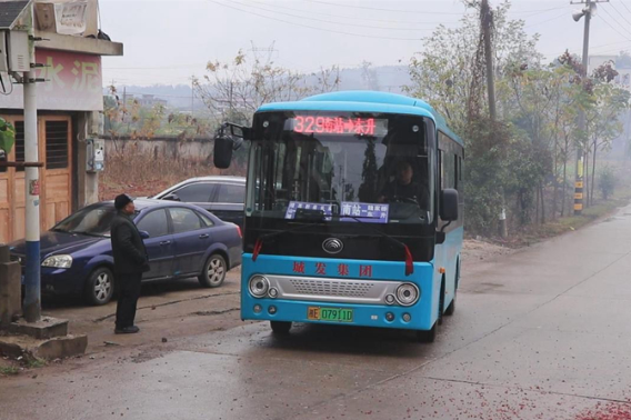邵东市新开通一条城乡公交线路 方便1.2万名群众出行