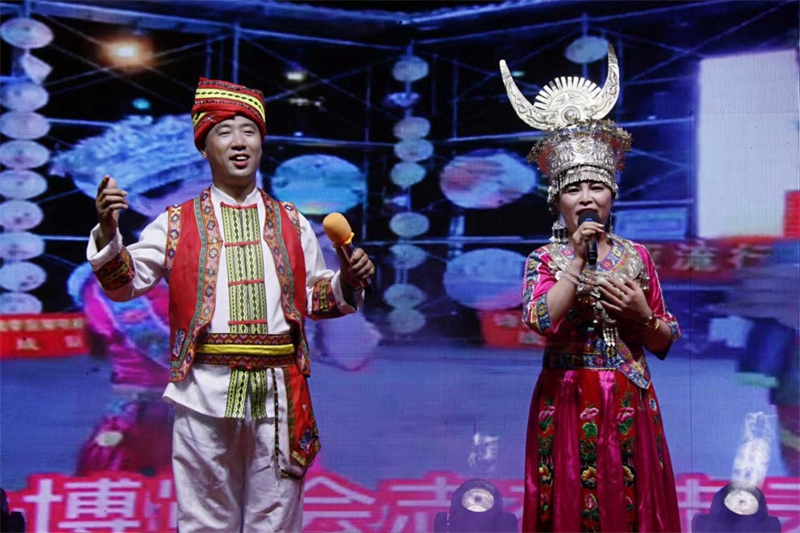 邵东市举行2024年“夏季村晚”暨仙槎桥镇湘荷村文化旅游节开幕式(图4)