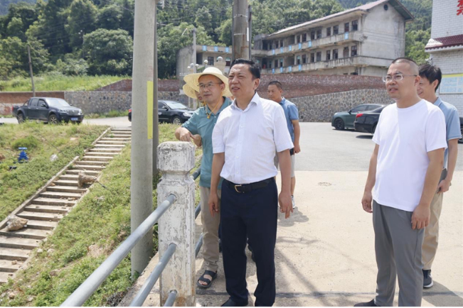 周玉凡到乡镇督导检查水库安全工作
