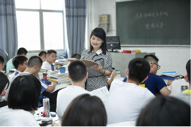 【爱我邵东 政协40年委员风采录】禹优香：用信仰点亮杏坛人生