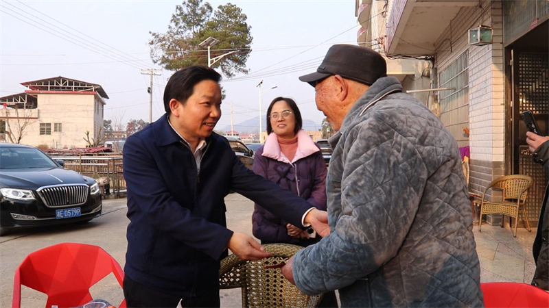 李国军开展春节慰问：全力做好保障 让邵东市人民度过一个欢乐祥和的春节(图1)