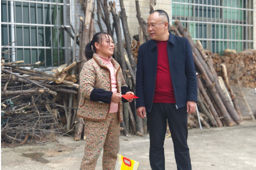 罗健康带队走访慰问联点企业和困难群众