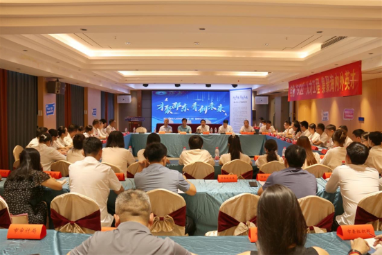 邵东市举行“5122”青年人才“成长与成才”沙龙暨青年人才驿站揭牌仪式