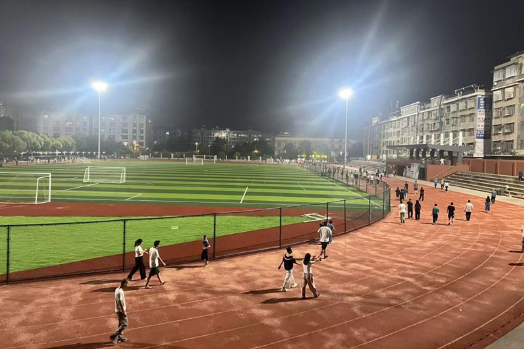 代表建议见成效 路灯照亮市民心 ——邵东市文旅广体局积极办理人大代表建议 解决市民夜间健身难题