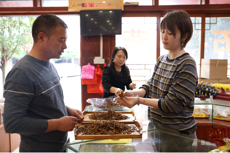 药香满廉桥：廉绥药业、喜怀茸行满怀信心迎盛会