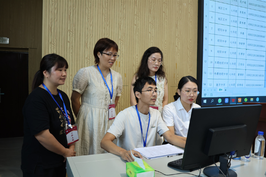 邵东：人大代表建议落地 微机派位护航教育公平