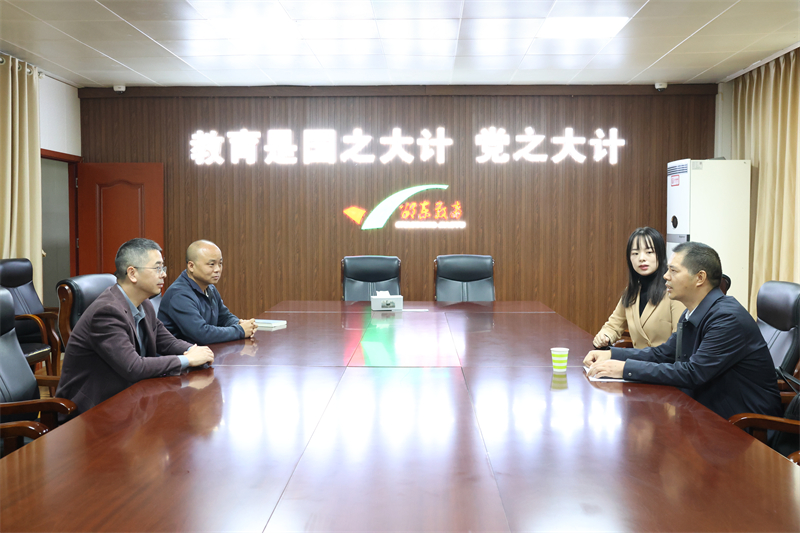 EB5A2092.jpg EB5A2092.jpg