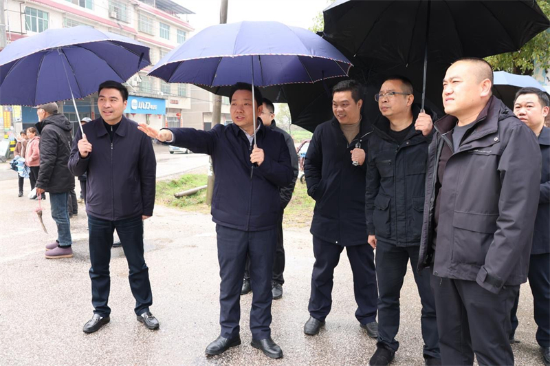 李国军带队到乡镇调研道路交通安全、工业农业产业发展情况(图1)