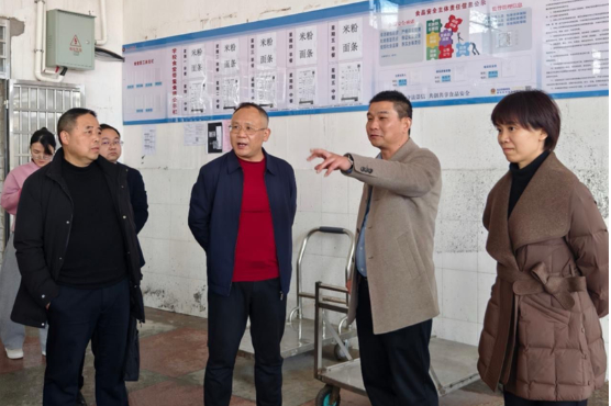 罗健康到火厂坪镇督查校园食品安全和乡村振兴等重点工作