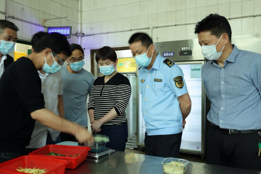 邵东市领导到学校开展食品安全与卫生专项检查