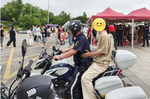 高考 “后援团” 护航青春梦——邵东市2025年高考志愿服务全景纪实