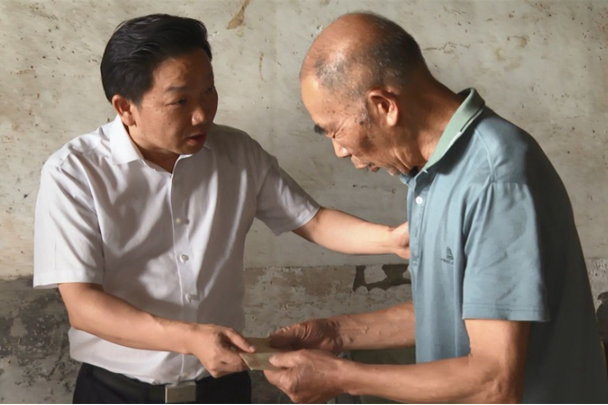 “七一”前夕，李国军走访慰问党员并调研新兴领域党建工作