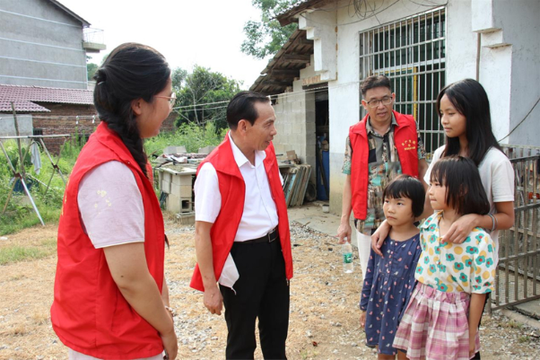 七一特辑| 李文生：以实干筑牢堡垒 用担当点亮乡村