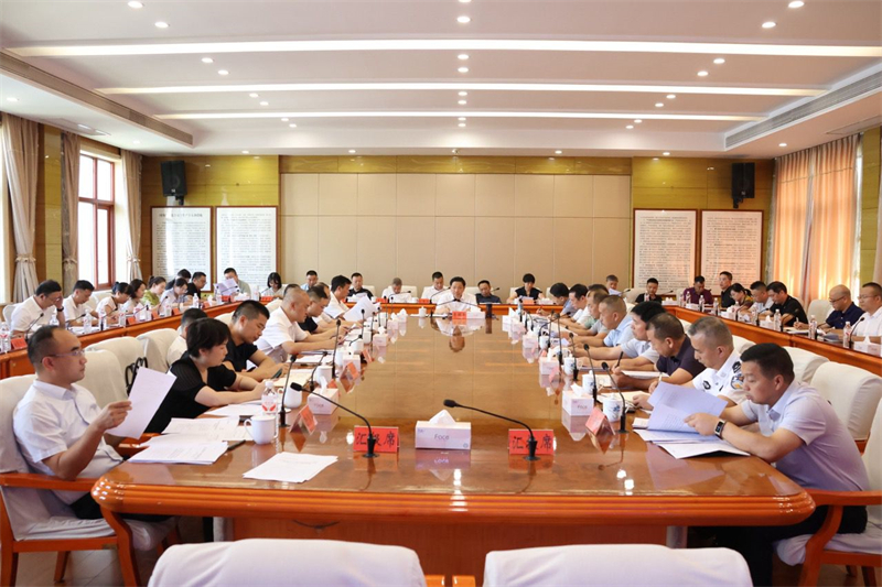 邵东市委理论学习中心组（扩大）举行2025年第九次集体学习(图1)