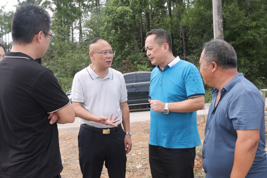 罗健康带队开展秸秆综合利用和焚烧管控专项民主监督