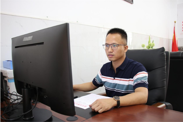 邵东这位硕士凭什么被提拔为高中校长？