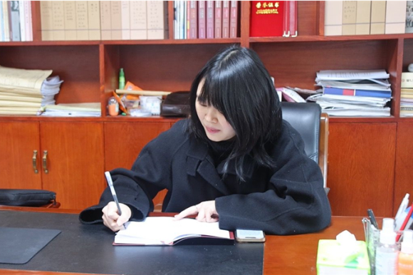 代表风采｜尹柔：以法为翼 履职为民