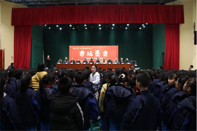 刘成龙书法展进校园 五百师生共赏翰墨