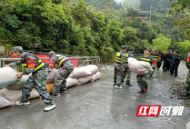 古丈融媒丨古丈县岩头寨镇：开展防汛抢险救援演练