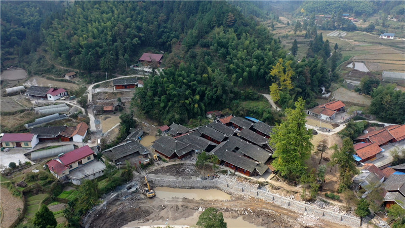 白马观景湖项目推进顺利  预计11月中旬完成建设（半成品）.mp4_20201023_163104.440.jpg
