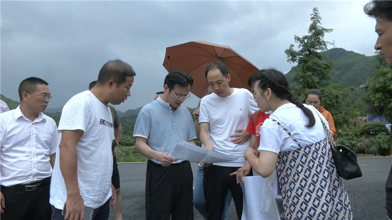 向秀亮调研黄岩旅游扶贫产业发展工作 (4).jpg