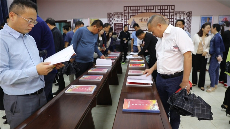 全市退役军人事务系统来鹤城观摩退役军人服务站建设情况.mp4_20200918_154810.575.jpg