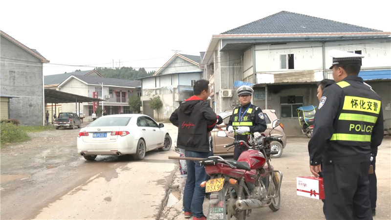 河西街道开展“国庆中秋”节前安全生产大检查.mp4_20200924_181504.150.jpg