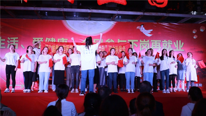 茶园社区晚会粗剪.mp4_20200928_160339.815.jpg