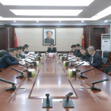 唐成主持区委理论学习中心组集体学习