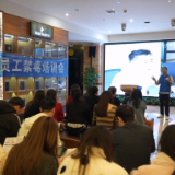 鹤城：筑牢娱乐场所禁毒防线 从业人员化身“安全哨兵”