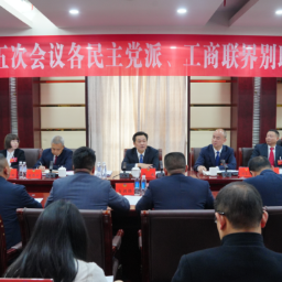 【“鹤”立潮头 “城”势而上—鹤城区两会报道】唐成参加区政协六届五次会议联组讨论