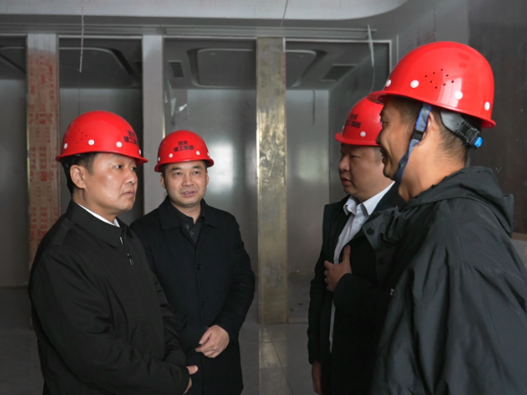 唐成调研城市运行安全工作