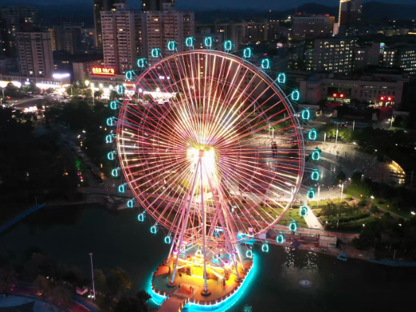 【福地怀化·康养季】五溪广场：夜色璀璨 光影景观构筑亮丽新名片