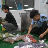 鹤城区市场监管局专项检查学校食堂供货商 守护校园食品安全