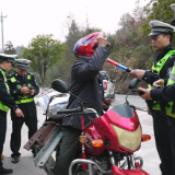 凉亭坳乡联合交警部门重拳出击查酒驾 护航平安出行