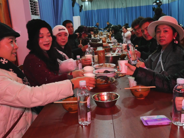 云上黄岩燃篝火 欢歌笑语迎新年