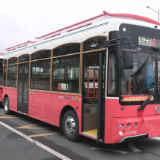 怀化城区：复古环保公交车 串联城市文旅地标
