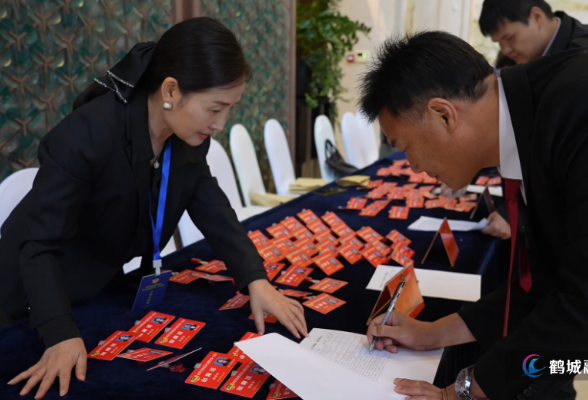 【砥砺奋进“鹤”启程——鹤城区两会报道】区政协委员报到 鹤城区进入“两会时间”