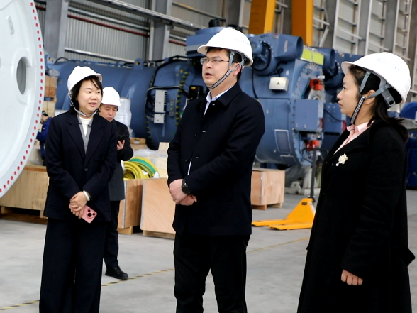 郑明明调研企业复工复产并督导检查安全生产工作