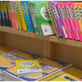 新学期新装备 鹤城开学消费市场火热