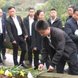 鹤城区退役军人事务局开展“追寻 2026 清明祭英烈”文明祭扫活动