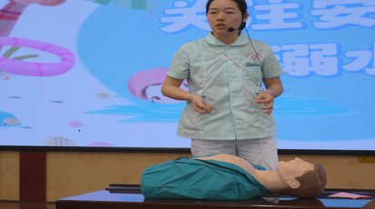 医教联动防溺水 安全义诊进校园