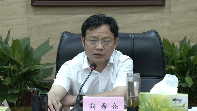 向秀亮调度被征地农民社保工作.mp4_20210629_193521.022_副本.jpg