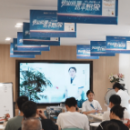 高考后现“摘镜潮” 毕业生扎堆做近视手术