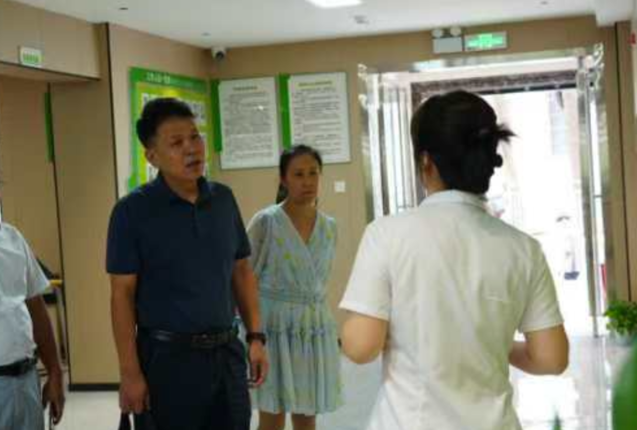 省民政厅救助局来鹤调研社会救助创新实践工作