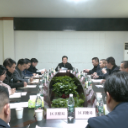 唐成调研区人民医院发展情况并主持召开座谈会
