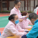 健康守护“不打烊” 鹤城区人民医院为特殊学校学生送医送健康